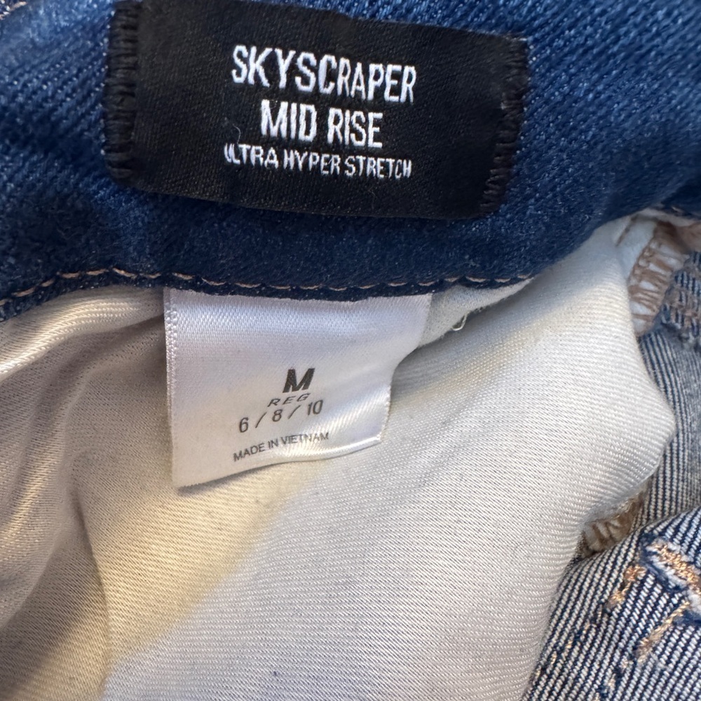 EXPRESS SKYSCRAPER Mid rise stretch Distressed Blue Jeans SZ 6 8 10 Medium M - Picture 8 of 9